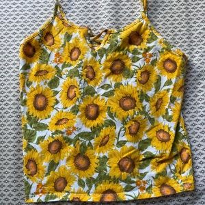 super cute yellow floral tank top!